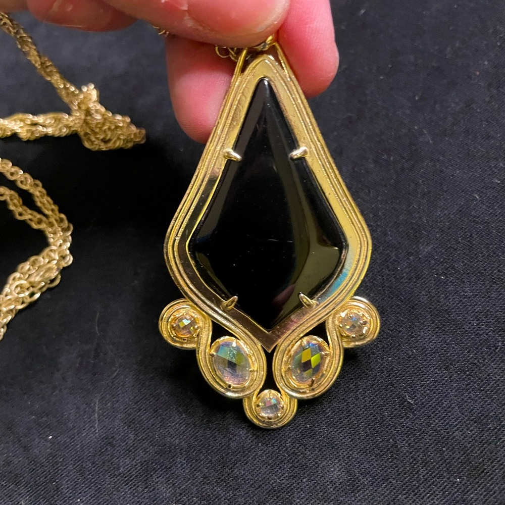 Kendra Scott long pendant necklace. Discontinued. Rare.